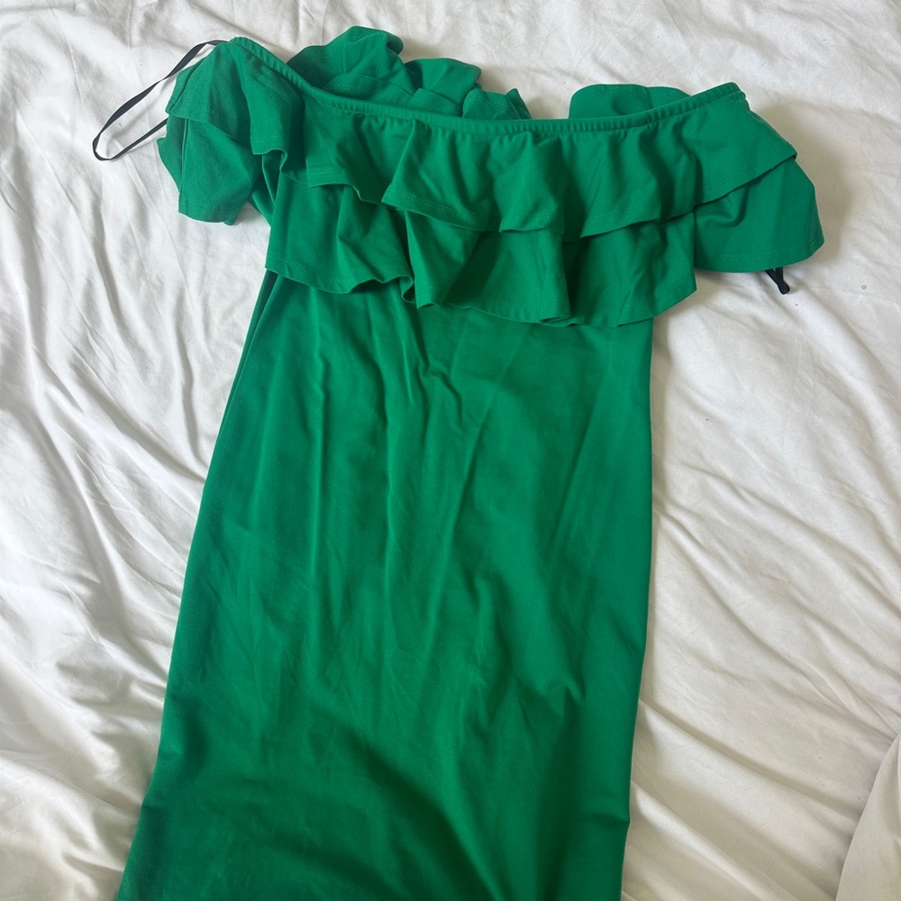 Off the shoulder Kelly green Mini